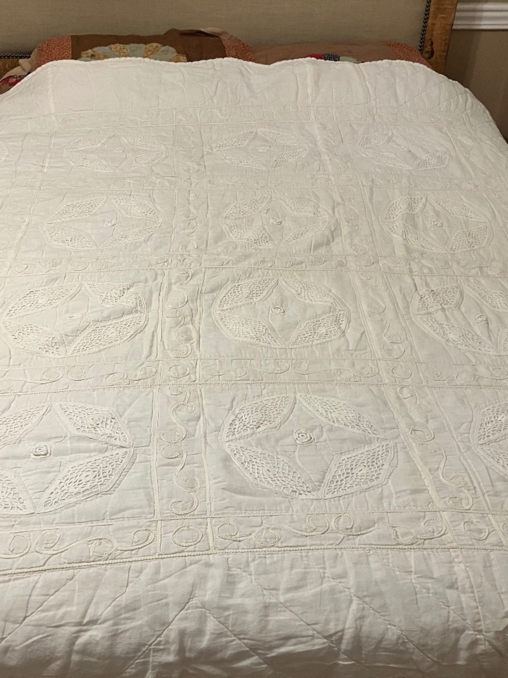 1900s Antique CottageCore Amish white on white BABY CRIB QUILT 81x72 hand stitch
